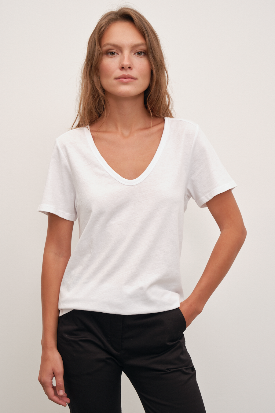 Oval V Yakalı Nopeli Cotton T-shirt