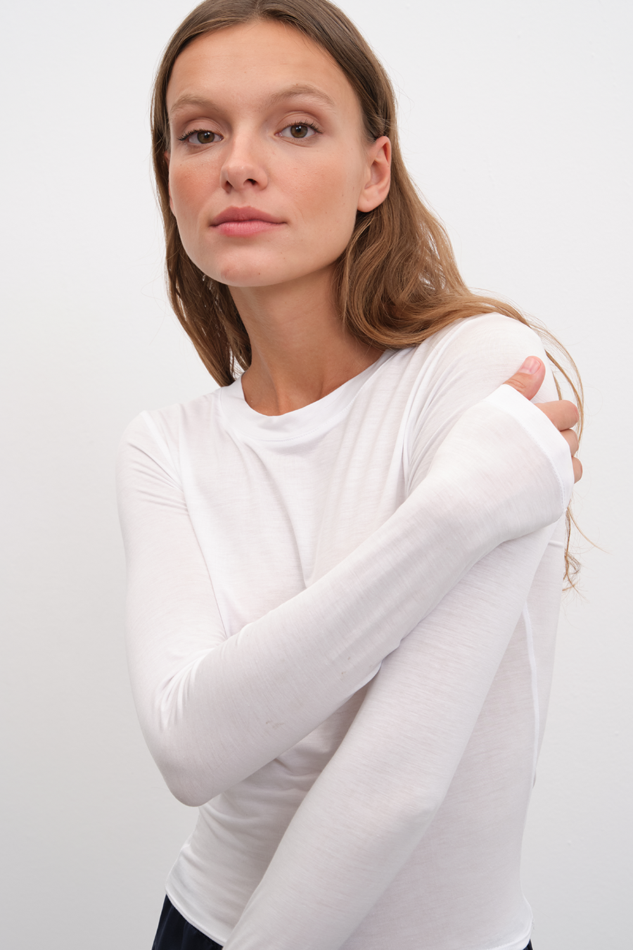 Featherweight Modal Form-Fitting Uzun Kollu T-shirt