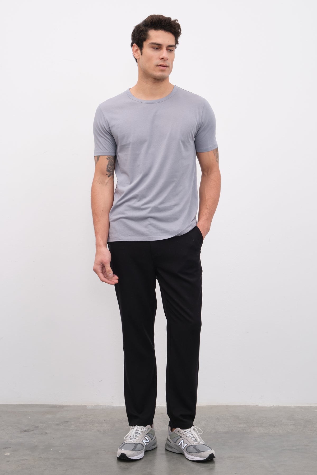 Sırt Dikiş Detaylı ve Yan Yırtmaçlı Cotton/Modal T-shirt