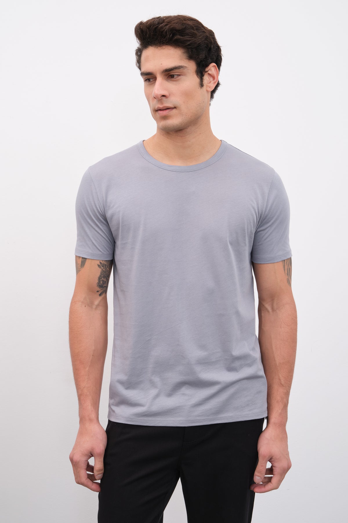 Sırt Dikiş Detaylı ve Yan Yırtmaçlı Cotton/Modal T-shirt