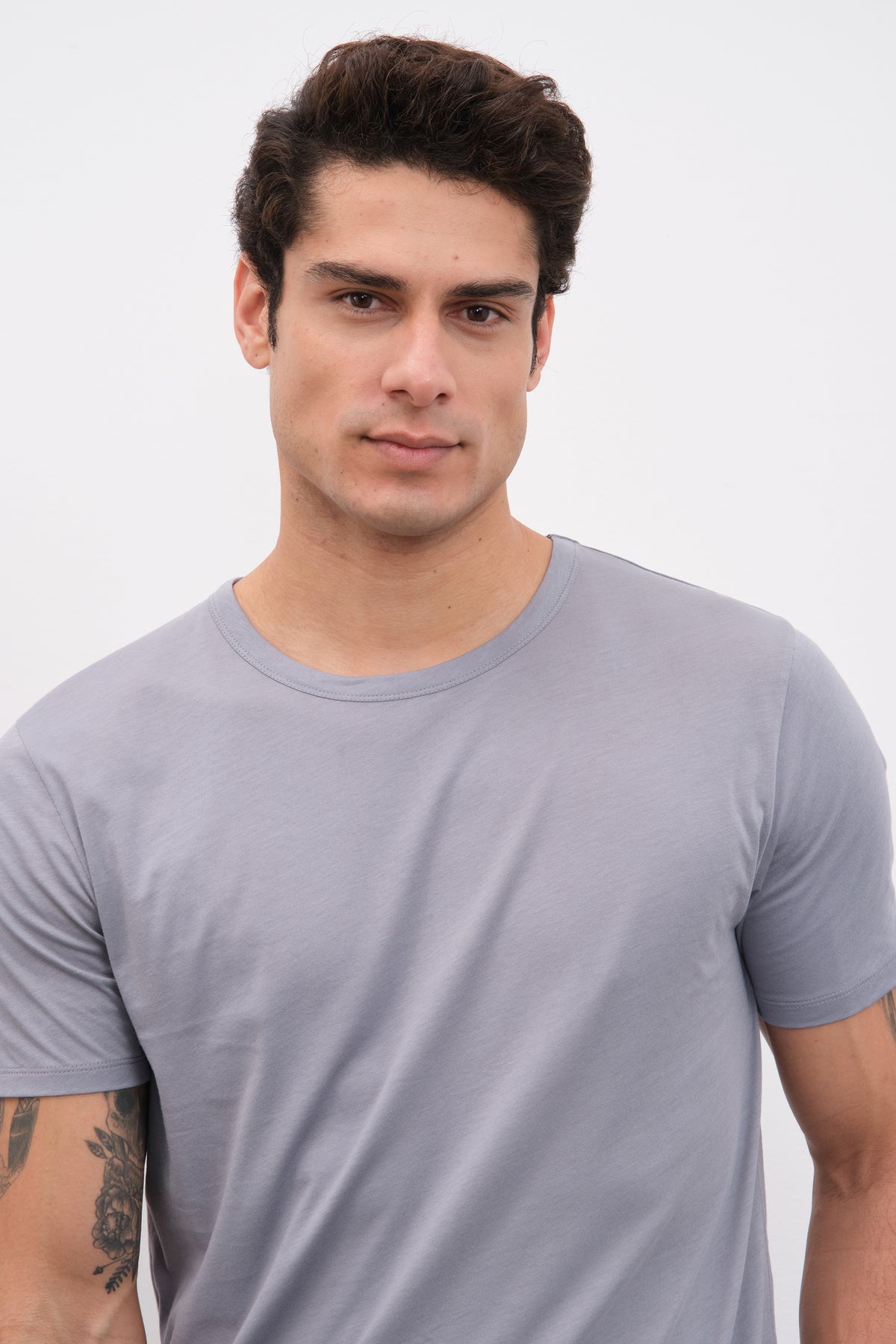 Sırt Dikiş Detaylı ve Yan Yırtmaçlı Cotton/Modal T-shirt