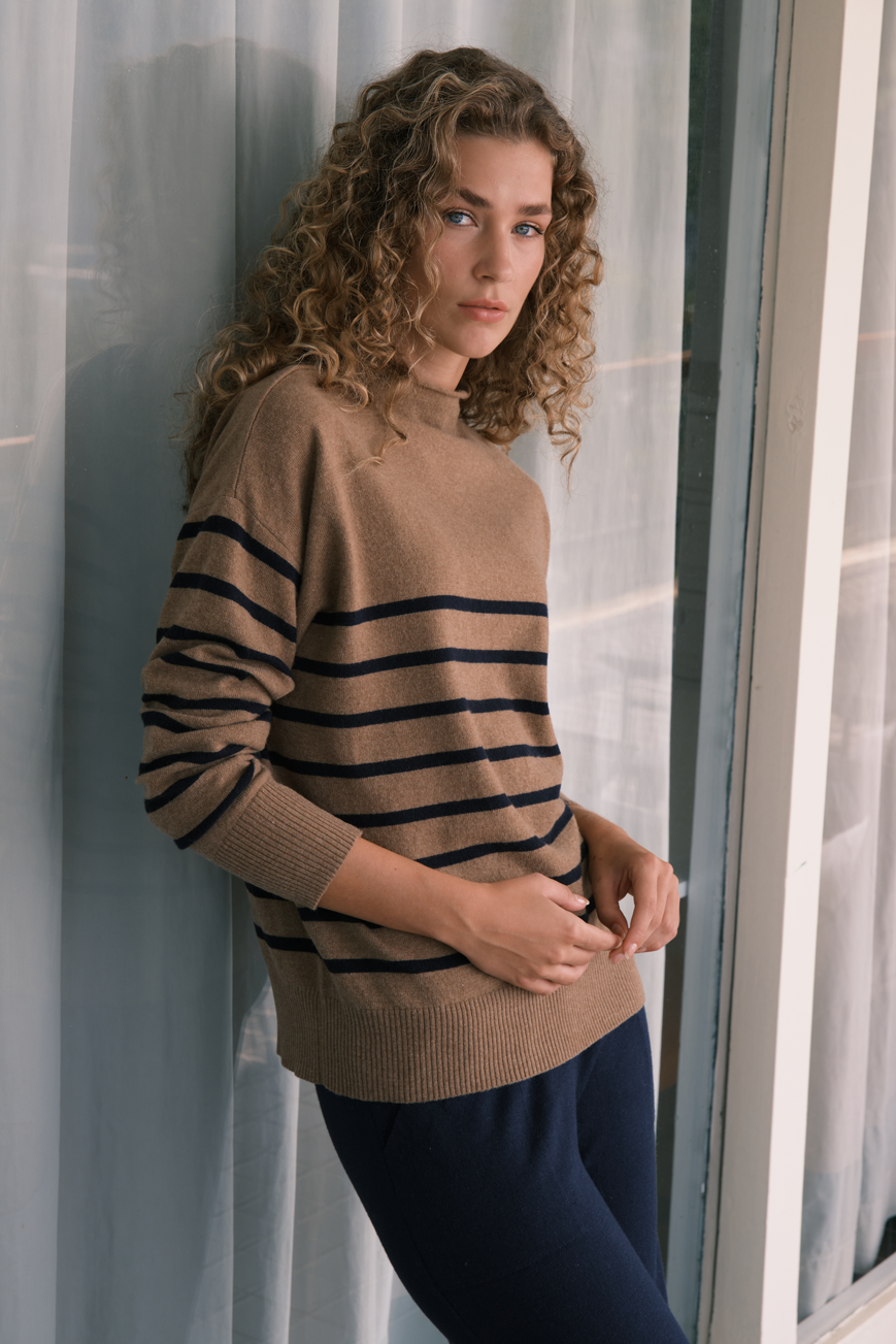 Dik Yakalı Çizgili Cashmere Merino Triko