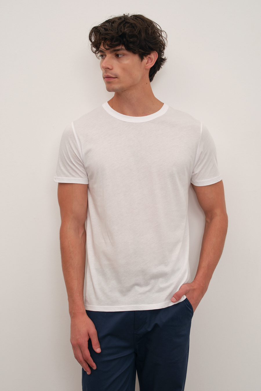 Sırt Dikiş Detaylı ve Yan Yırtmaçlı Cotton/Modal T-shirt