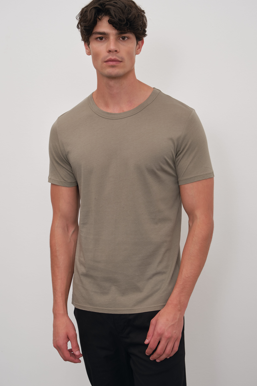 Sırt Dikiş Detaylı ve Yan Yırtmaçlı Cotton/Modal T-shirt