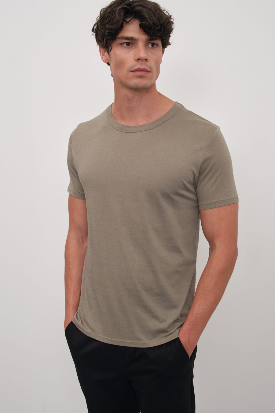 Sırt Dikiş Detaylı ve Yan Yırtmaçlı Cotton/Modal T-shirt