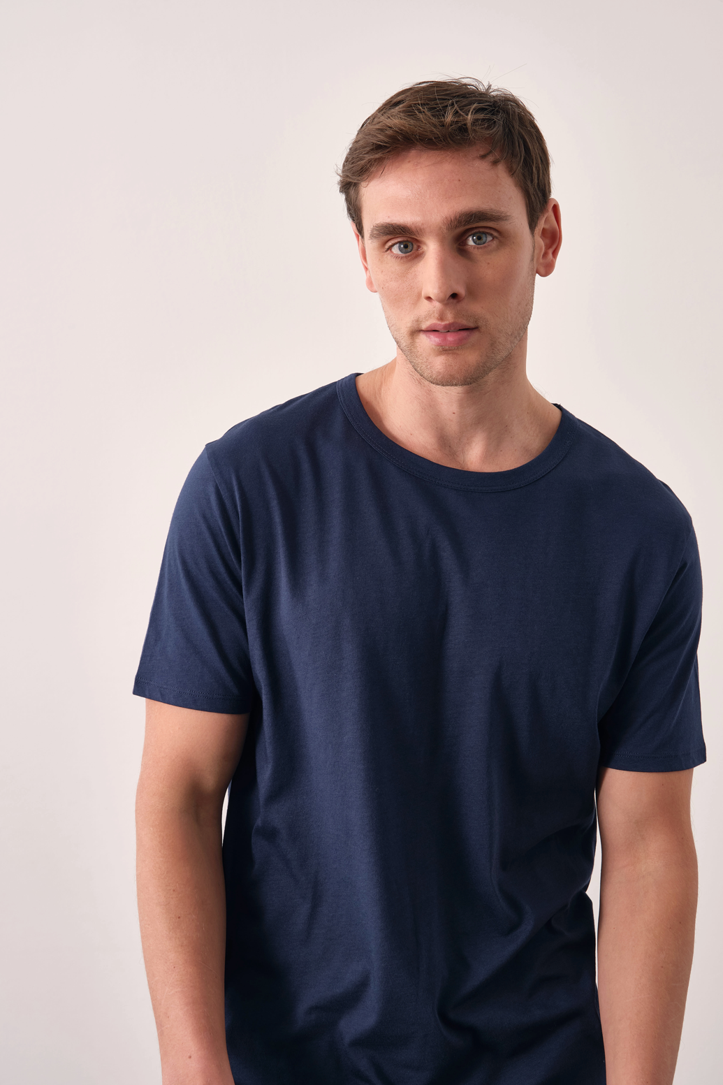 Sırt Dikiş Detaylı ve Yan Yırtmaçlı Cotton/Modal T-shirt