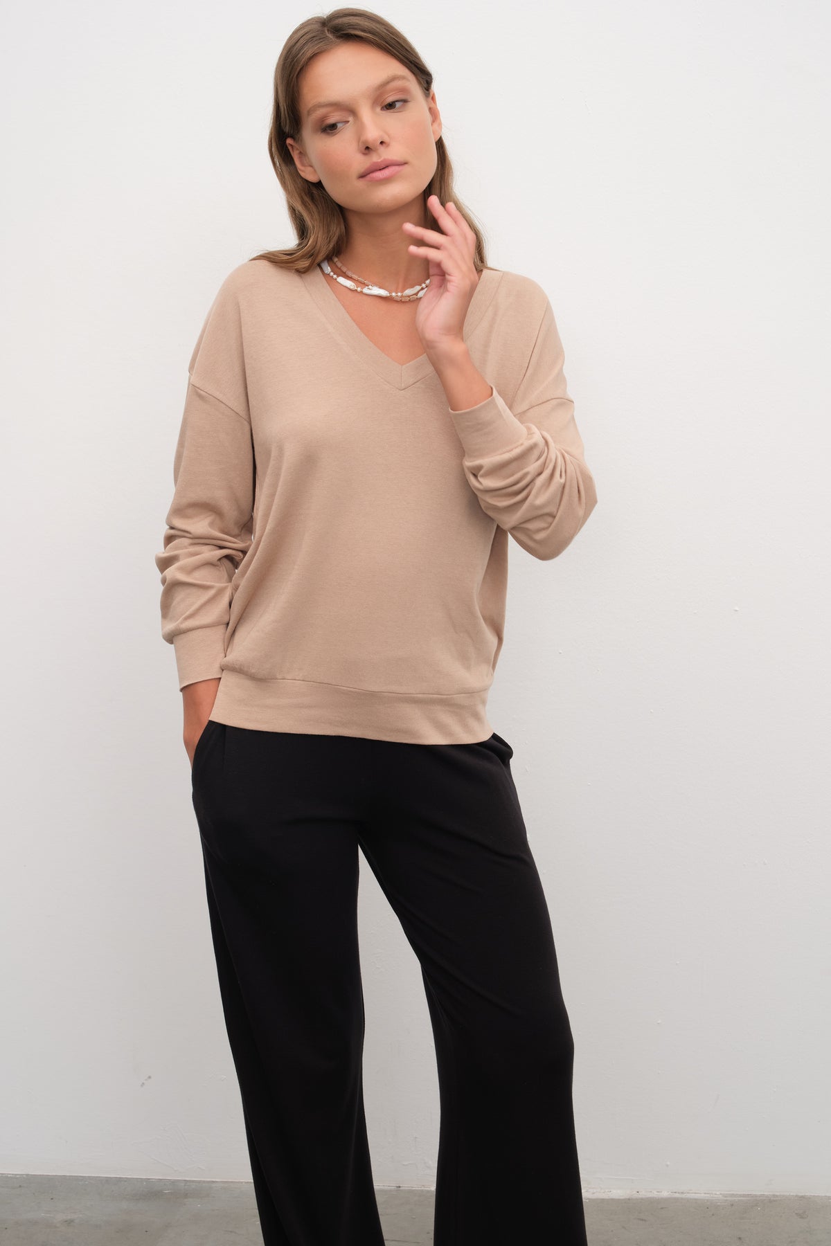 Super-Lightweight V Yakalı Sweatshirt
