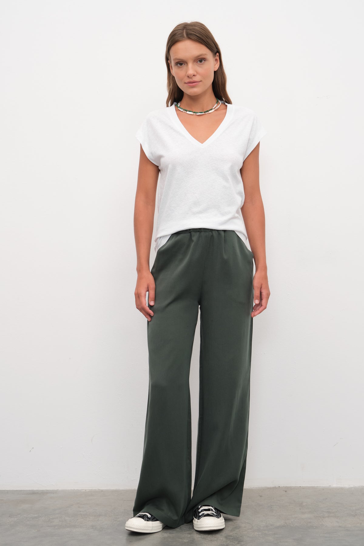 V Yakalı Cotton Linen T-shirt