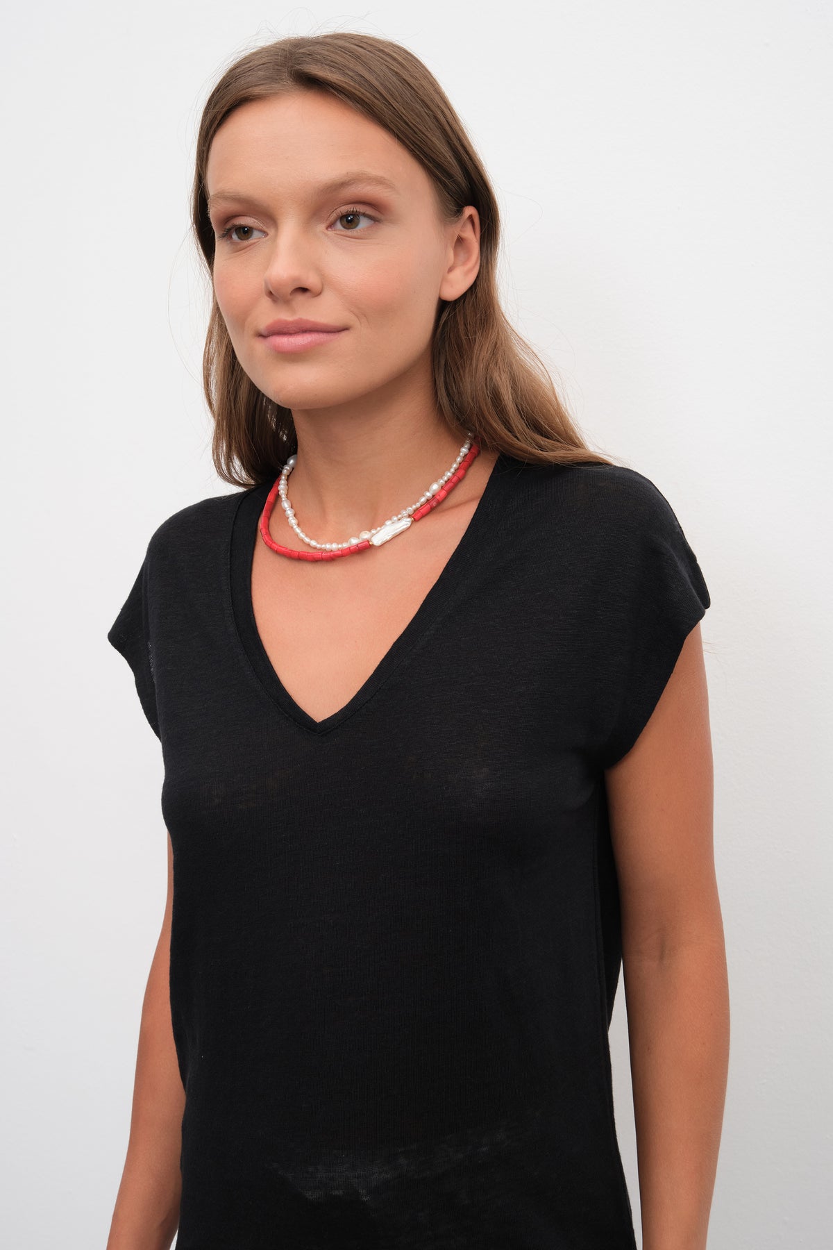 V Yakalı Cotton Linen T-shirt