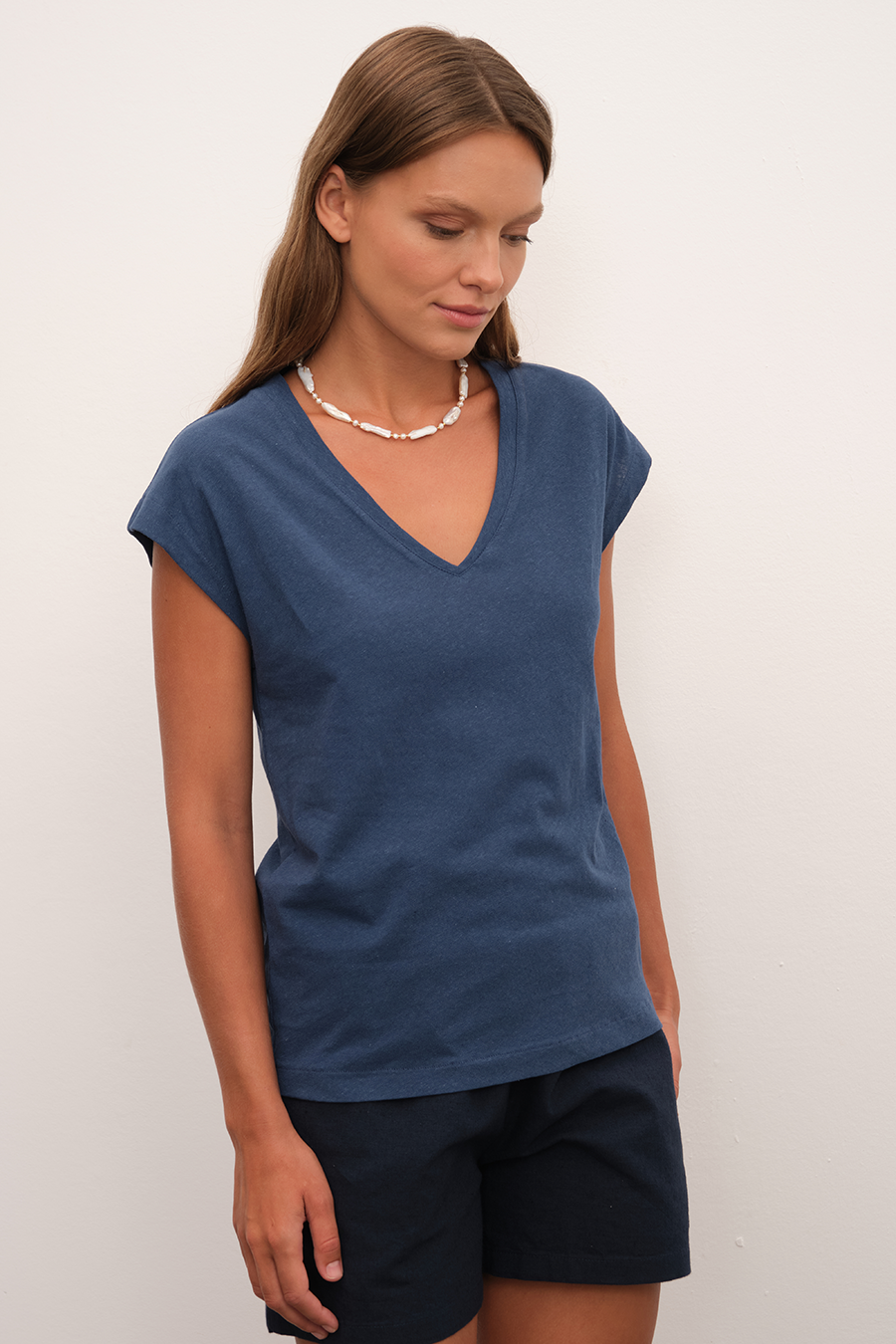 V Yakalı Cotton Linen T-shirt