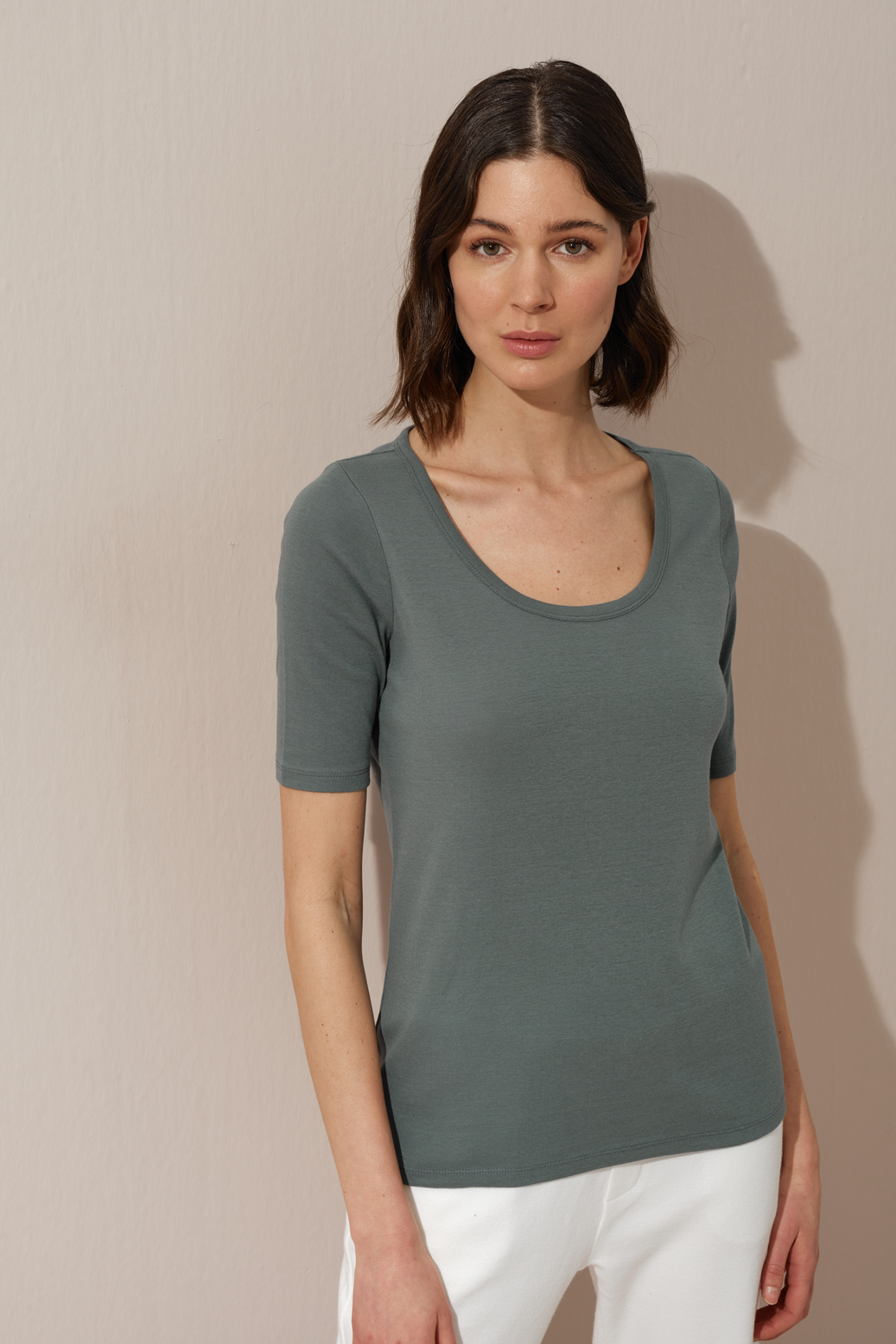 Everyday Cotton Fitted Scoop Neck T-shirt